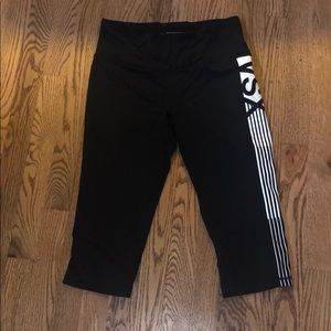 Victoria’s Secret black Capri leggings